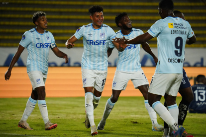 Universidad Católica goleó 4-1 a Cuenca Jrs en el estadio Atahualpa.