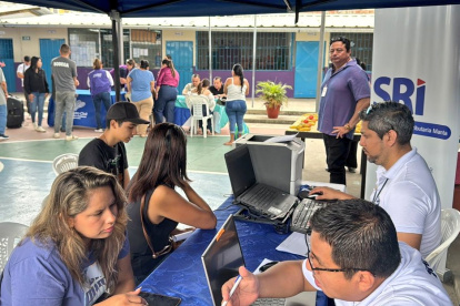 El SRI recuerda que quienes viajen con dinero en efectivo deben pagar el ISD.