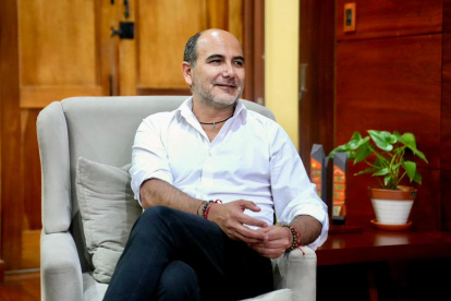 El prefecto de Azuay, Juan Cristóbal Lloret proyecta la recta final de su gestión y analiza el futuro de la Revolución Ciudadana.