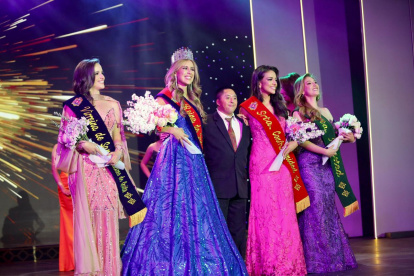 María Emilia Sánchez, nueva reina de Quito, durante la gala de coronación por los 491 años de la ciudad.