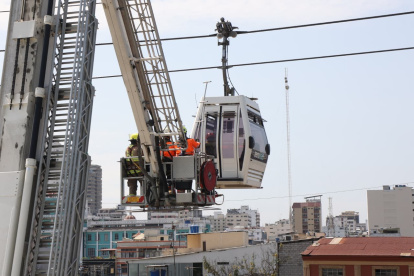 Rescate de bomberos a ocupantes de la Aerovía