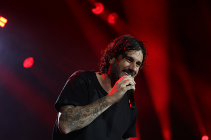 Melendi durante su concierto en Quito el  26 de noviembre 2025.