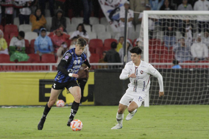 Liga de Quito se hizo fuerte en casa y derrotó 2-1 a Independiente del Valle.