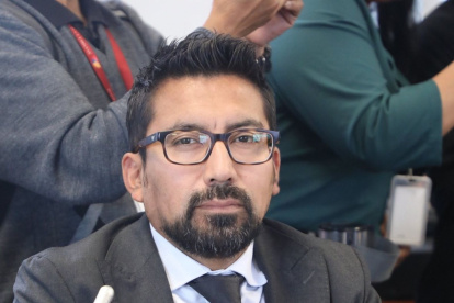 El asambleísta Christian Hernández durante una intervención pública.