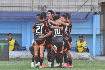 Emelec visita a Delfín en el estadio Jocay de Manta.
