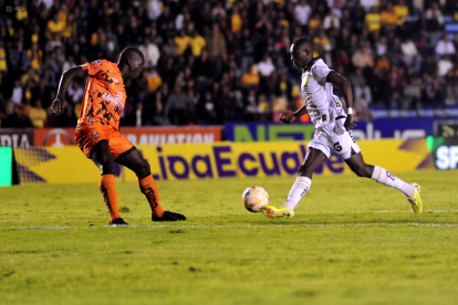 Libertad y Barcelona SC se midieron la noche del sábado 29 de noviembre por la séptima fecha de la LigaPro 2025.