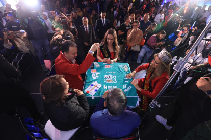 El alcalde Pabel Muñoz inaugura la edición 56 del Mundial de 40 durante las fiestas de Quito.