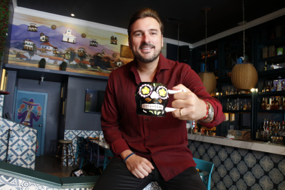 El propietario de La media vuelta, ubicado en el Village Plaza.