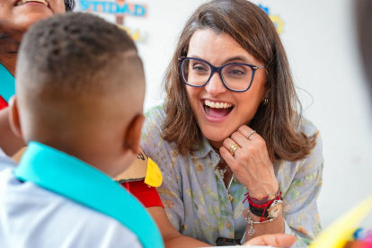 La vicepresidenta María José Pinto trata de desmarcarse de la opacidad denunciada en los contratos del Ministerio de Salud Pública.