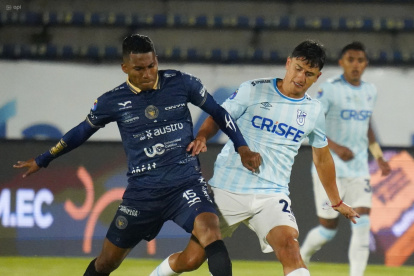 Universidad Católica se impuso 4-1 a Cuenca Jrs en la semifinal de ida de la Copa Ecuador.