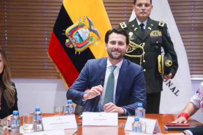 El presidente de la Asamblea, Niels Olsen, durante la presentación de su propuesta para reducir las horas de ley seca en procesos electorales