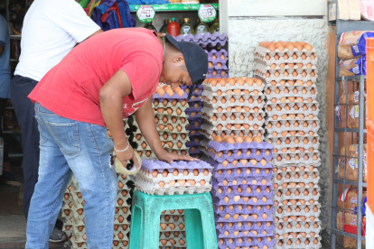 Un local donde venden huevos cerca del mercado de la calle Pedro Pablo Gómez, en Guayaquil.