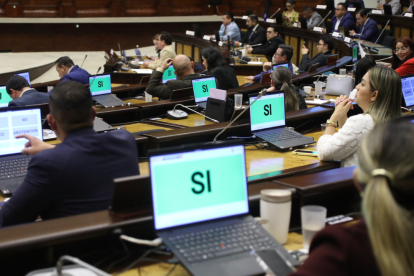 Sesión n.º 044 del pleno de la asamblea nacional. ecuador, 02 de diciembre de 2025