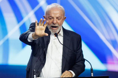 El presidente de Brasil, Luiz Inácio Lula da Silva, durante la inauguración del Salón del Automóvil de São Paulo, en Brasil.