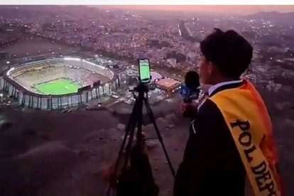 Cliver Huamán creador de Pol Deportes, el niño quechua que narró la final desde un cerro y emocionó al mundo.