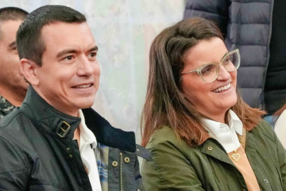 Los funcionarios de Daniel Noboa y la vicepresidenta, María José Pinto, ocultan la información sobre la empresa fantasma HealthBird en Ecuador.