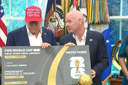 El día que el presidente Donald Trump y Gianni Infantino anunció que el sorteo de la Copa Mundial de la FIFA 2026 era en el Kennedy Center de Washington, D.C.