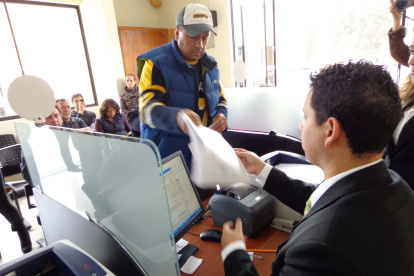 Diciembre es el último mes para que los propietarios de vehículos en Ecuador regularicen su matrícula.