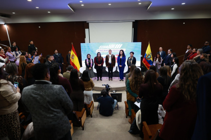 Según información oficial, estas becas forman parte de un total de 19.000 gestionadas  para ecuatorianos residentes en ese país.