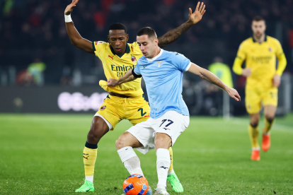 Pervis Estupiñán quedó eliminado de la Copa de Italia ante Lazio.