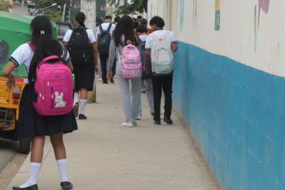 Referencial. Alumnos de una escuela fiscal se habrían intoxicado