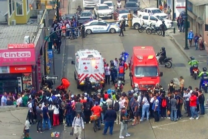 Escena del crimen en Tungurahua y Luis Urdaneta, Guayaquil, donde murió una madre de familia.