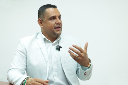 El alcalde de Esmeraldas, Vicko Villacís, espera que la Revolución Ciudadana comprenda que las elecciones internas son entre miembros "de una familia".