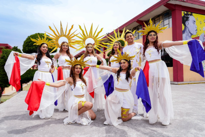 Presencia. Decenas de artistas muestran la interculturalidad en estas fiestas de fundación de Quito.