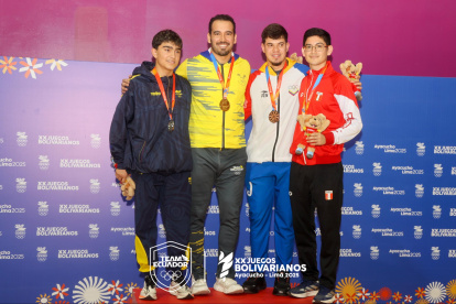 Alberto Miño (amarillo) fue oro en la competencia individual masculina en Perú.