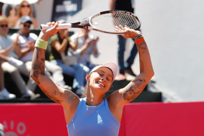 Polona Hercog celebra tras derrotar por 6-2 y 6-2 a Leolia Jeanjean.