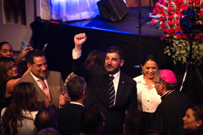 Aquiles Álvarez asistió a la sesión solemne por los 491 años de Quito y respaldó la gestión de Pabel Muñoz.