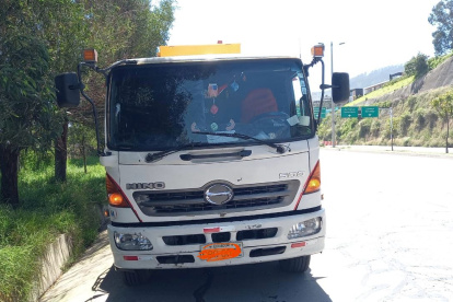 AMT detiene a conductor ebrio que manejaba un tanquero con 6.000 galones de combustible en la Ruta Viva