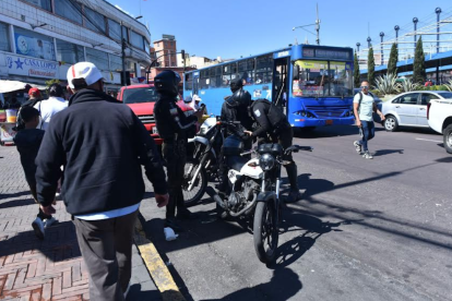 En la zona de La Marín, centro de Quito, un punto en donde se registra inseguridad y desorden del transporte, entre otros problemas