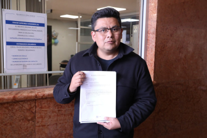 Luis Fernando Molina denunció bloqueos a procesos de fiscalización y nepotismo en ministerios.