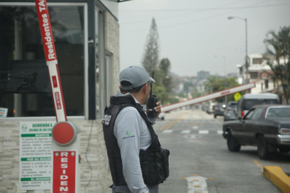 Unidades de Criminalística y la Unase llegaron al sitio para iniciar las investigaciones del secuestro ocurrido en la madrugada.