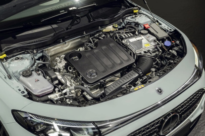 Los autos de combustión pierden cada vez más espacio ante los eléctricos o híbridos.