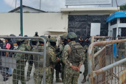 El marte 9 de diciembre 3 reos se fugaron de las cárcel de varones de Esmeraldas.