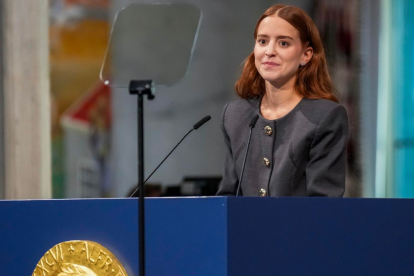 Ana Corina Sosa recibe el Nobel de la Paz en nombre de su madre, María Corina Machado, en Oslo.