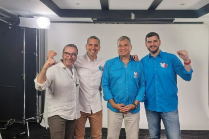 Fernando Alvarado, Raúl Chávez, Rafael Correa y Aquiles Álvarez, durante la campaña electoral del 2023.