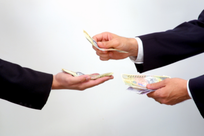 Empresarios y trabajadores tratan de ponerse de acuerdo en el aumento.