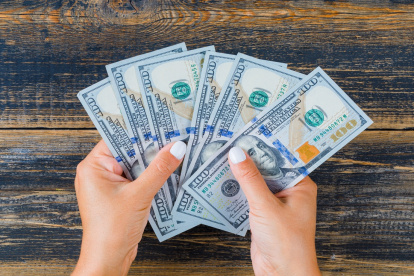 El salario básico unificado actual es de $470, en Ecuador.