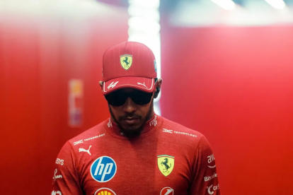 Esta es la primera temporada que Lewis Hamilton no llega a un podio del campeonato oficial desde que ascendió.