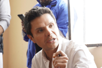 El concejal Wilson Merino se refirió en rueda de prensa al informe de Contraloría sobre la compra de 60 trolebuses eléctricos.