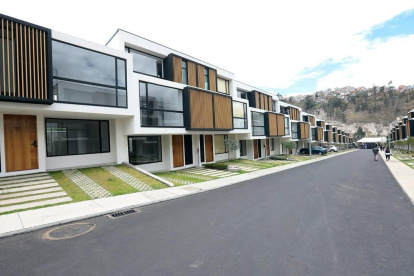 Sustainable Fitch califica el marco de financiamiento para vivienda de Ecuador como “Excelente”.