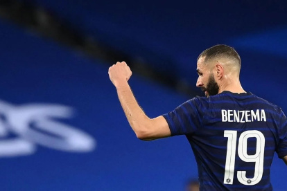 Karim Benzema, delantero que se retiró de la selección de Francia en 2021.