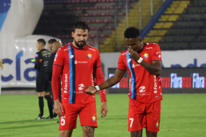 El Nacional logró la permanencia en la cancha, pero la falta de pago a varios acreedores le hizo descender a la Serie B.