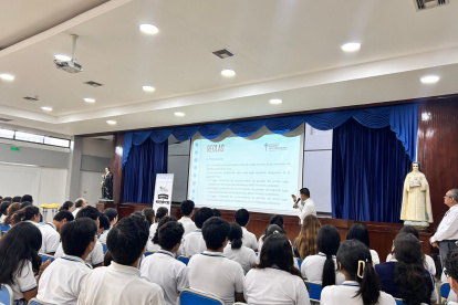 La UERSB celebra 80 años de servicio educativo, social y espiritual, reafirmando su misión de formar estudiantes íntegros en Guayaquil.
