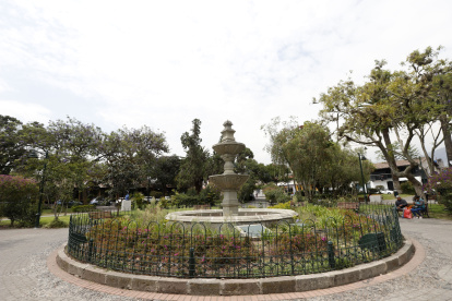 El parque Central de Cumbayá es un referente patrimonial de la parroquia.