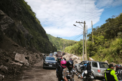 La vía Baños–Puyo fue habilitada tras el retiro de material que bloqueó el kilómetro 41, en el sector Ulba.