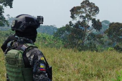 La policía realizó un operativo en San Lorenzo, luego de recibir la alerta de un hombre que atemorizaba a las personas con detonaciones.